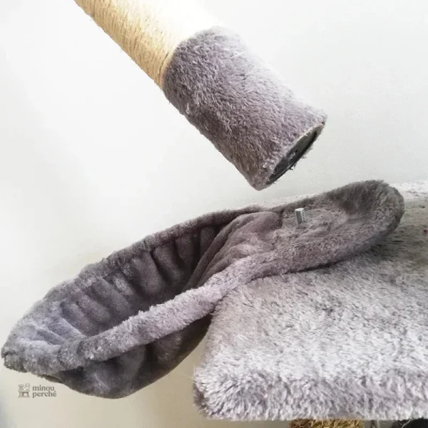 Arbre à chat design avec espace de repos