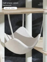 Hamac confortable sur l'arbre à chat design