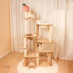 Arbre à chat design en bois naturel