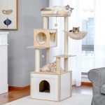 Design élégant pour un arbre à chat en bois