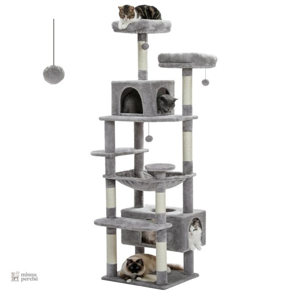 Arbre à chat stylé avec espace pour litière bien pensé