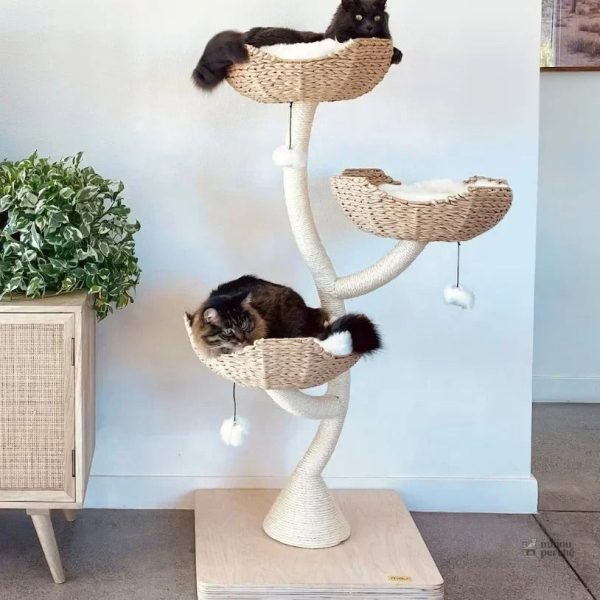 Arbre à chat avec éléments floraux