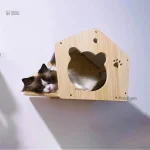 Maison perchée : arbre à chat mural élégant