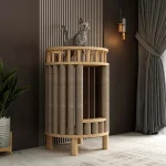 Arbre à chat design en bois rond avec griffoir intégré