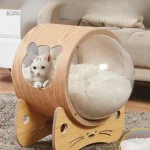 Meuble fonctionnel pour chats avec espace de détente