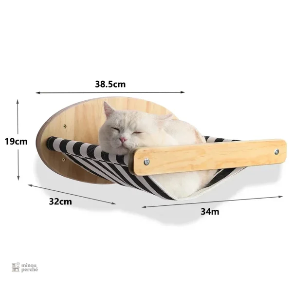 Plateforme suspendue pour chats curieux