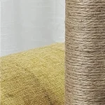 Arbre à chat pour petits espaces en couleur pastel