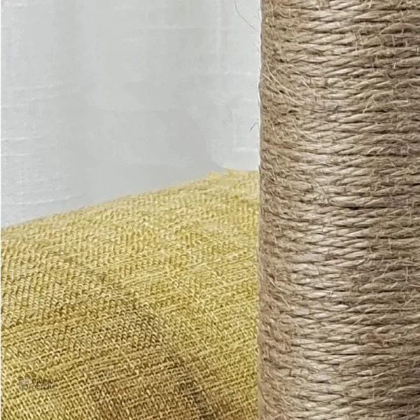 Arbre à chat pour petits espaces en couleur pastel