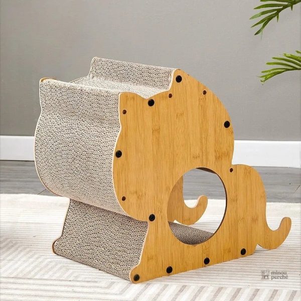 Structure de jeu pour félins en carton