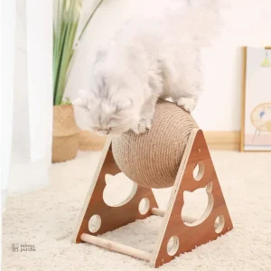 Boule griffoir pour chat en sisal et bois