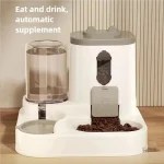 Modèle GravityCare pour croquettes et eau