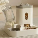 Distributeur de nourriture et d'eau pour félins