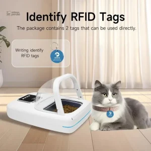 Distributeur de repas frais pour chats exigeants