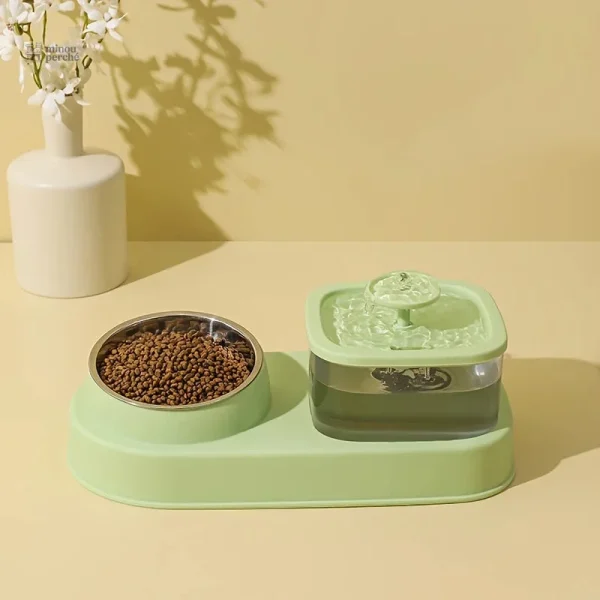 Distributeur d'eau pour chat design pratique
