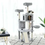 Arbre à chat avec espaces de repos pour chats