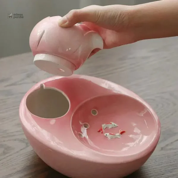 Accessoire de luxe pour l'hydratation des félins