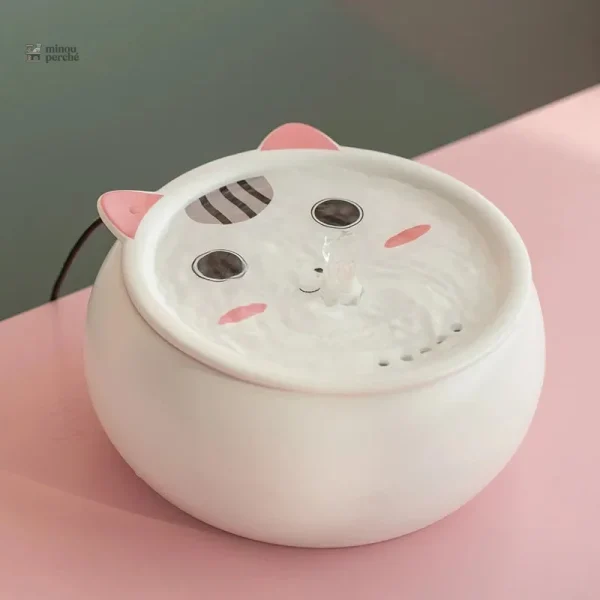 Fontaine élégante pour une hydratation saine des chats