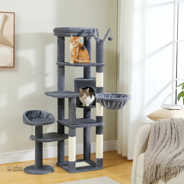 Condo douillet pour chats sur arbre à chat cactus