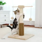 Arbre à chat avec boules en peluche pour petits félins