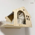 Arbre à chat en bois pour un espace de jeu confortable