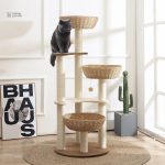 Arbre à chat en bois, parfait pour le décor